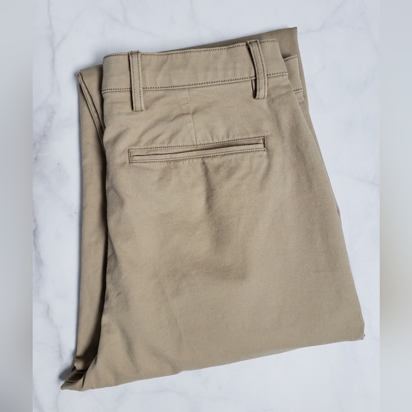 Gap Relaxed Vintage Pleated Khakis with Washwell Iconic Khakis - Sz 30 - Picture 10 of 13
